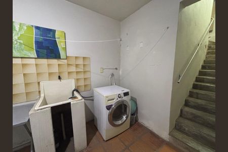 Casa à venda com 136m², 3 quartos e 2 vagas