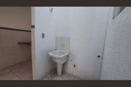 Casa para alugar com 80m², 2 quartos e 1 vaga Casa para alugar com 80m², 2 quartos e 1 vagaÁrea de Serviço