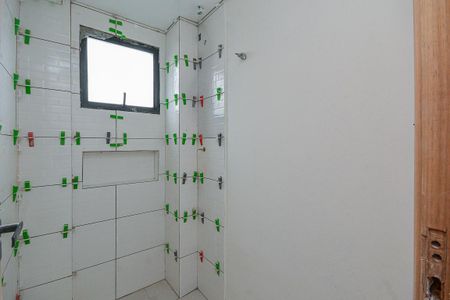 Banheiro de apartamento à venda com 1 quarto, 24m² em Vila Gea, São Paulo
