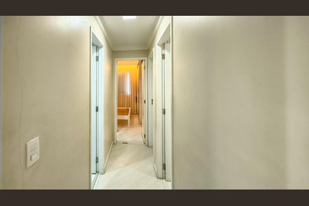 Apartamento à venda com 73m², 3 quartos e 2 vagas Apartamento à venda com 73m², 3 quartos e 2 vagasCorredor