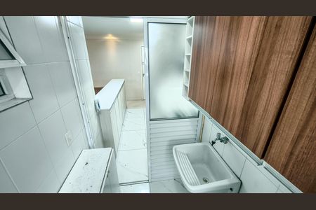 Apartamento à venda com 73m², 3 quartos e 2 vagas Apartamento à venda com 73m², 3 quartos e 2 vagasÁrea de Serviço