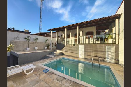 Casa à venda com 300m², 4 quartos e 1 vaga