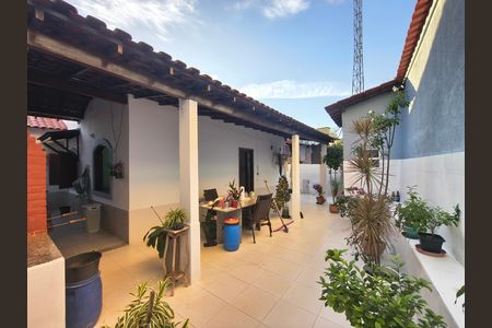 Casa à venda com 300m², 4 quartos e 1 vaga