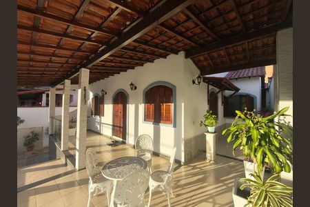 Casa à venda com 300m², 4 quartos e 1 vaga