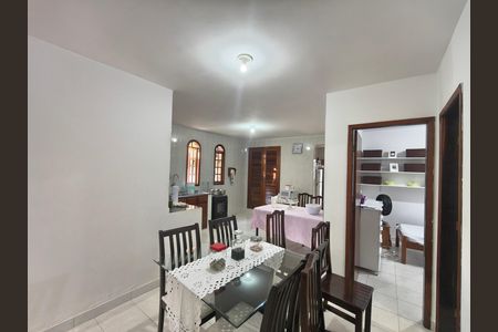Casa à venda com 300m², 4 quartos e 1 vaga