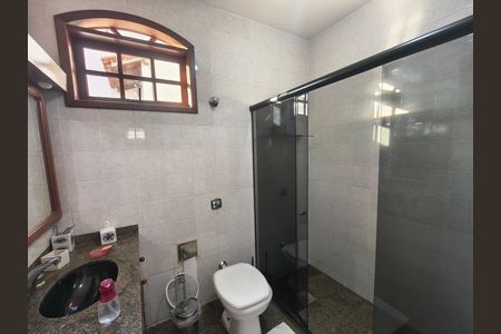 Casa à venda com 300m², 4 quartos e 1 vaga