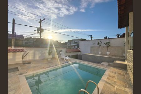 Casa à venda com 300m², 4 quartos e 1 vaga