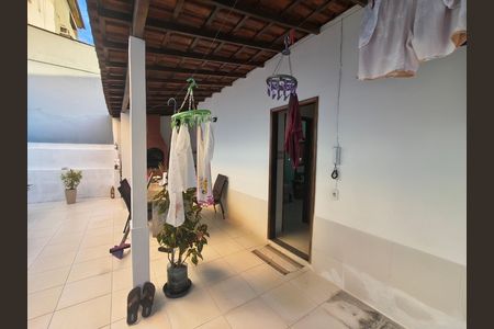 Casa à venda com 300m², 4 quartos e 1 vaga