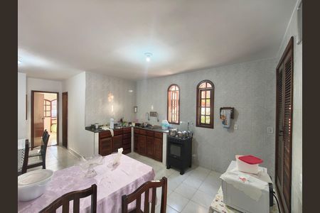 Casa à venda com 300m², 4 quartos e 1 vaga