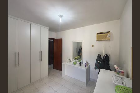 Casa à venda com 300m², 4 quartos e 1 vaga