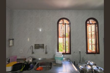 Casa à venda com 300m², 4 quartos e 1 vaga