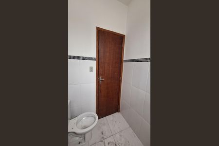 Casa para alugar com 80m², 2 quartos e 1 vaga Casa para alugar com 80m², 2 quartos e 1 vagaBanheiro