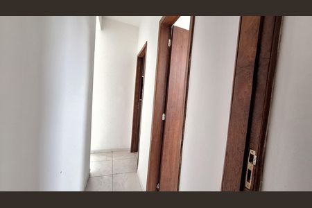 Casa para alugar com 80m², 2 quartos e 1 vaga Casa para alugar com 80m², 2 quartos e 1 vagaCorredor