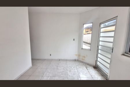 Sala de casa para alugar com 2 quartos, 80m² em Vila Santa Cruz, Duque de Caxias