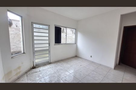 Sala de casa para alugar com 2 quartos, 80m² em Vila Santa Cruz, Duque de Caxias