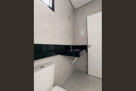 Casa de condomínio à venda com 152m², 3 quartos e 4 vagas Casa de condomínio à venda com 152m², 3 quartos e 4 vagasBanheiro 2
