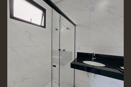 Casa de condomínio à venda com 152m², 3 quartos e 4 vagas Casa de condomínio à venda com 152m², 3 quartos e 4 vagasBanheiro da Suíte