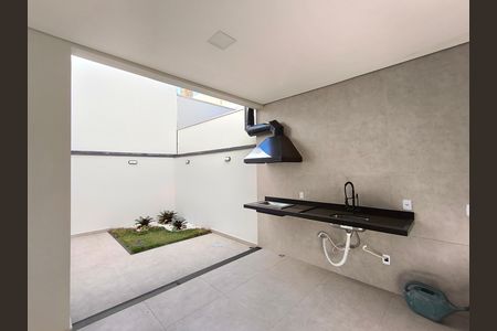 Casa de condomínio à venda com 152m², 3 quartos e 4 vagas Casa de condomínio à venda com 152m², 3 quartos e 4 vagasQuintal
