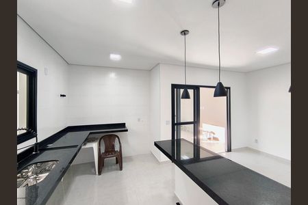 Casa de condomínio à venda com 152m², 3 quartos e 4 vagas Casa de condomínio à venda com 152m², 3 quartos e 4 vagasSala de Jantar e Cozinha