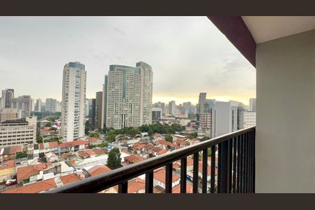Varanda de kitnet/studio para alugar com 1 quarto, 26m² em Pinheiros, São Paulo