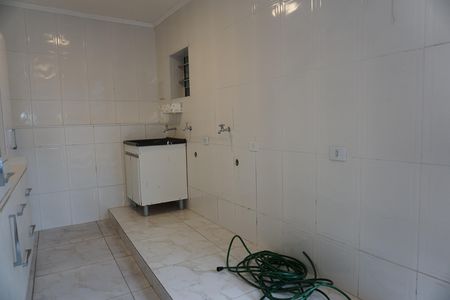 Casa para alugar com 220m², 4 quartos e 5 vagasLavanderia 2