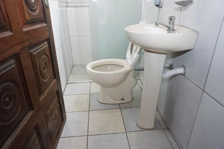Casa para alugar com 220m², 4 quartos e 5 vagasBanheiro 2