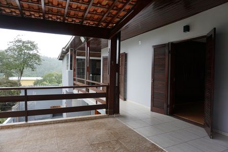 Varanda de casa para alugar com 4 quartos, 220m² em Jardim Recanto da Fonte, Embu das Artes
