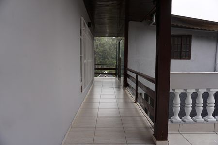 Casa para alugar com 220m², 4 quartos e 5 vagasCorredor
