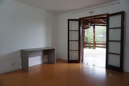 Casa para alugar com 220m², 4 quartos e 5 vagasSuíte 2