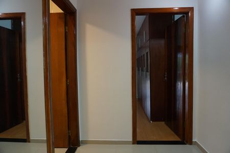 Casa para alugar com 220m², 4 quartos e 5 vagasCorredor