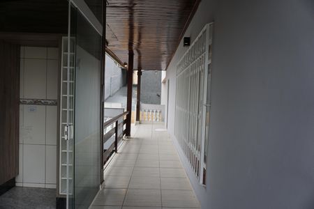 Casa para alugar com 220m², 4 quartos e 5 vagasCorredor