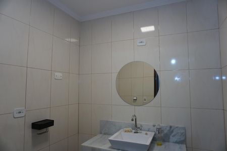 Casa para alugar com 220m², 4 quartos e 5 vagasBanheiro Social 1