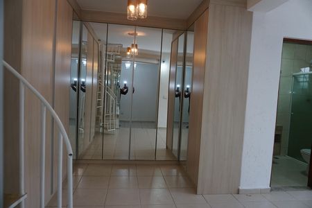 Casa para alugar com 220m², 4 quartos e 5 vagasHall 2