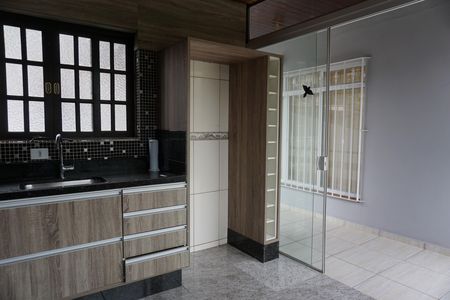 Casa para alugar com 220m², 4 quartos e 5 vagasChurrasqueira