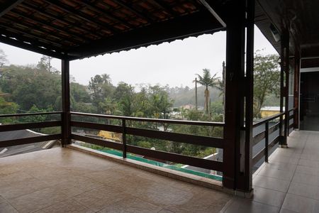 Casa para alugar com 220m², 4 quartos e 5 vagasVaranda