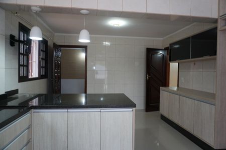 Casa para alugar com 220m², 4 quartos e 5 vagasCozinha