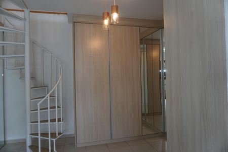 Casa para alugar com 220m², 4 quartos e 5 vagasHall 2