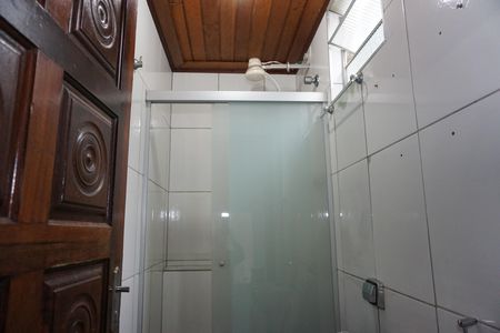 Casa para alugar com 220m², 4 quartos e 5 vagasBanheiro 2