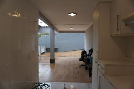 Casa para alugar com 220m², 4 quartos e 5 vagasLavanderia 2