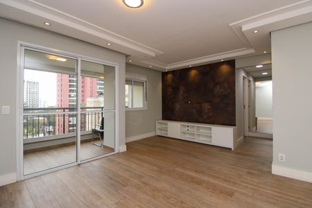 Apartamento à venda com 70m², 2 quartos e 1 vaga Apartamento à venda com 70m², 2 quartos e 1 vagaSala