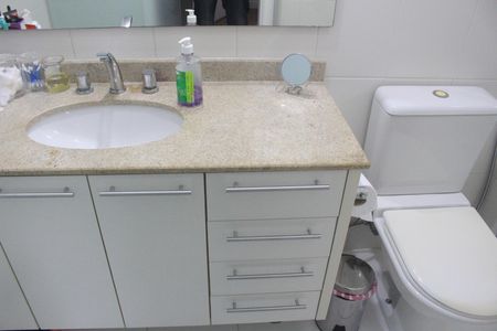Apartamento à venda com 90m², 3 quartos e 2 vagasBanheiro da Suíte