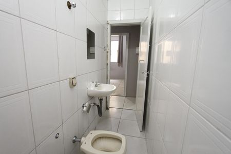 Banheiro 1 de kitnet/studio para alugar com 2 quartos, 72m² em Alto Caiçaras, Belo Horizonte