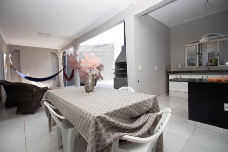 Casa à venda com 280m², 4 quartos e 5 vagas Casa à venda com 280m², 4 quartos e 5 vagasChurrasqueira