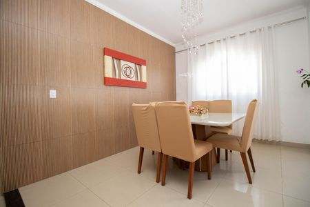 Casa à venda com 280m², 4 quartos e 5 vagas Casa à venda com 280m², 4 quartos e 5 vagasSala 3