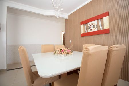 Casa à venda com 280m², 4 quartos e 5 vagas Casa à venda com 280m², 4 quartos e 5 vagasSala 3