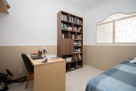 Casa à venda com 280m², 4 quartos e 5 vagas Casa à venda com 280m², 4 quartos e 5 vagasQuarto 1