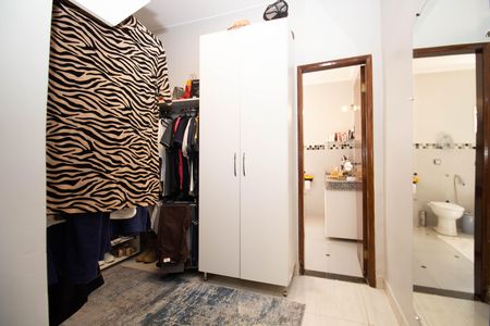 Casa à venda com 280m², 4 quartos e 5 vagas Casa à venda com 280m², 4 quartos e 5 vagasCloset da Suíte Master