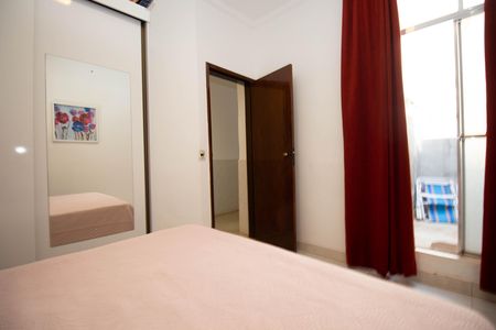 Casa à venda com 280m², 4 quartos e 5 vagas Casa à venda com 280m², 4 quartos e 5 vagasQuarto 2