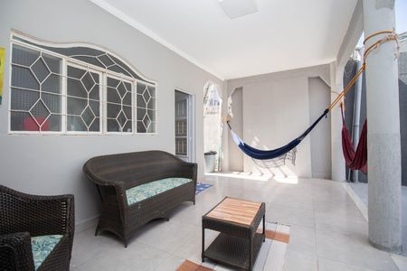 Casa à venda com 280m², 4 quartos e 5 vagas Casa à venda com 280m², 4 quartos e 5 vagasChurrasqueira