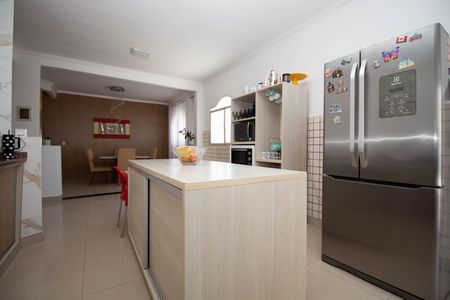 Casa à venda com 280m², 4 quartos e 5 vagas Casa à venda com 280m², 4 quartos e 5 vagasCozinha